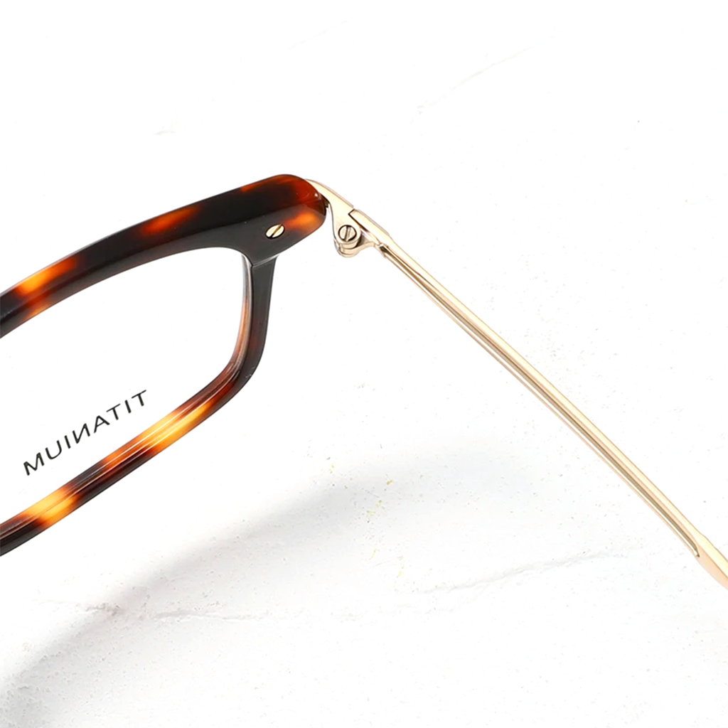 Optische Titanbrille mit schmalem Rahmen